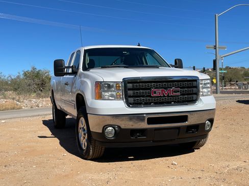 Used 2011 GMC Sierra 2500 SLE w/ SLE Preferred Package image 5