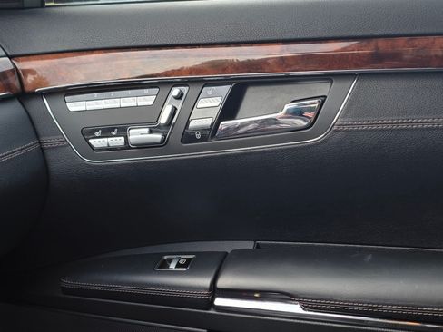 Used 2011 Mercedes-Benz S 63 AMG image 22