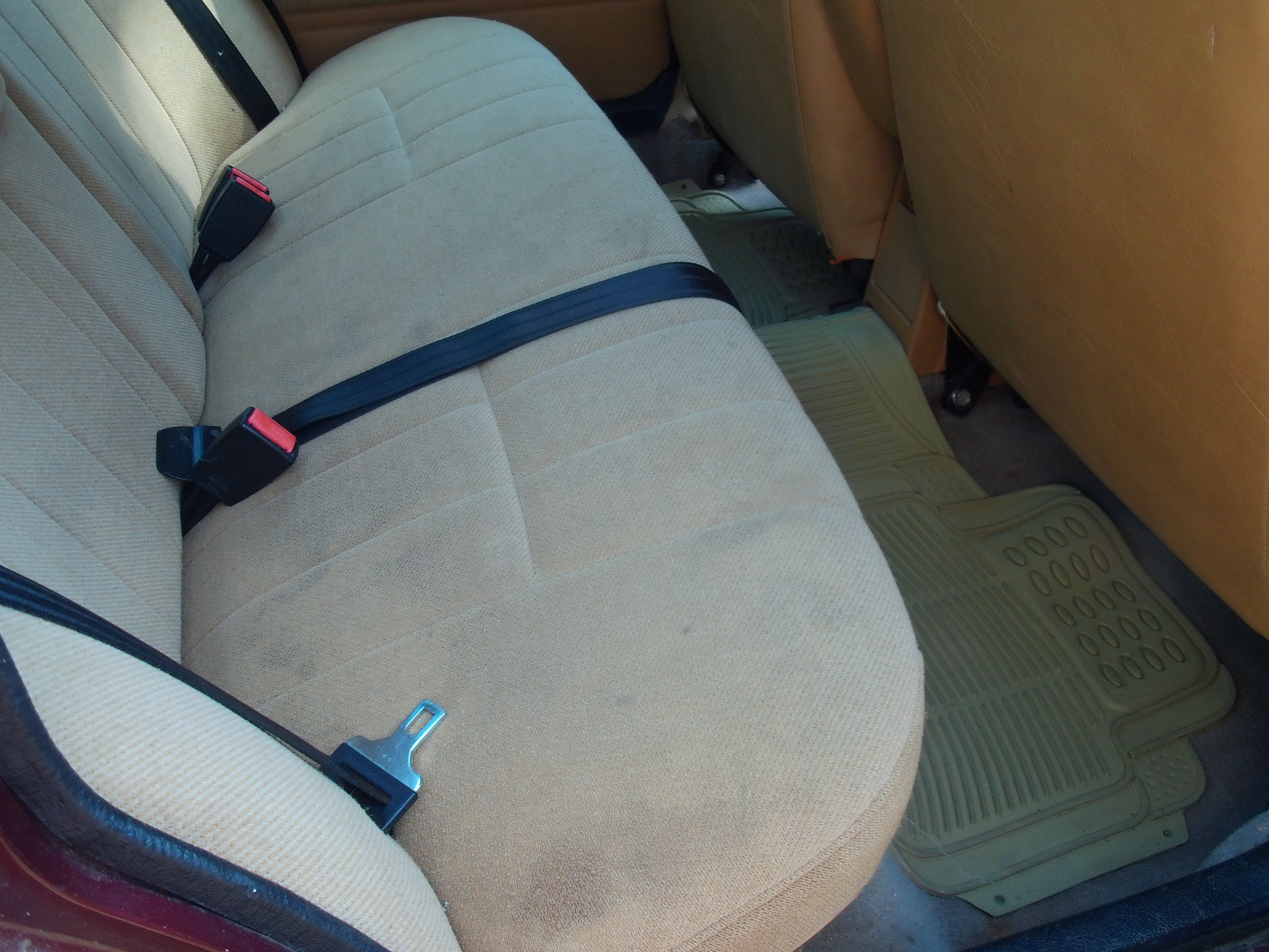 Used 1993 Volvo 240 Sedan RWD image 24