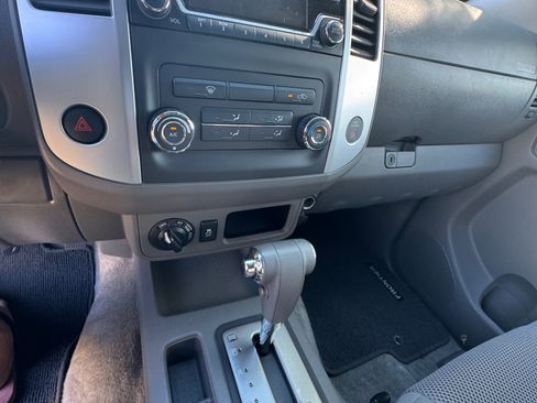 Used 2016 Nissan Frontier SV AWD/4WD image 11