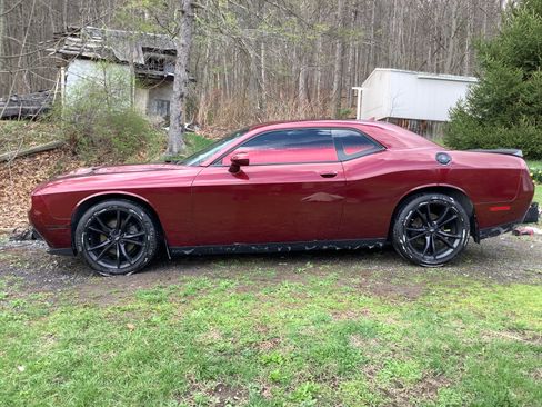 Used 2017 Dodge Challenger SXT w/ Blacktop Package image 2