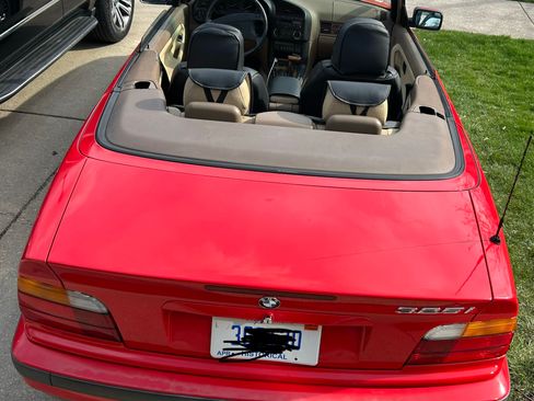 Used 1995 BMW 325i Convertible RWD image 9