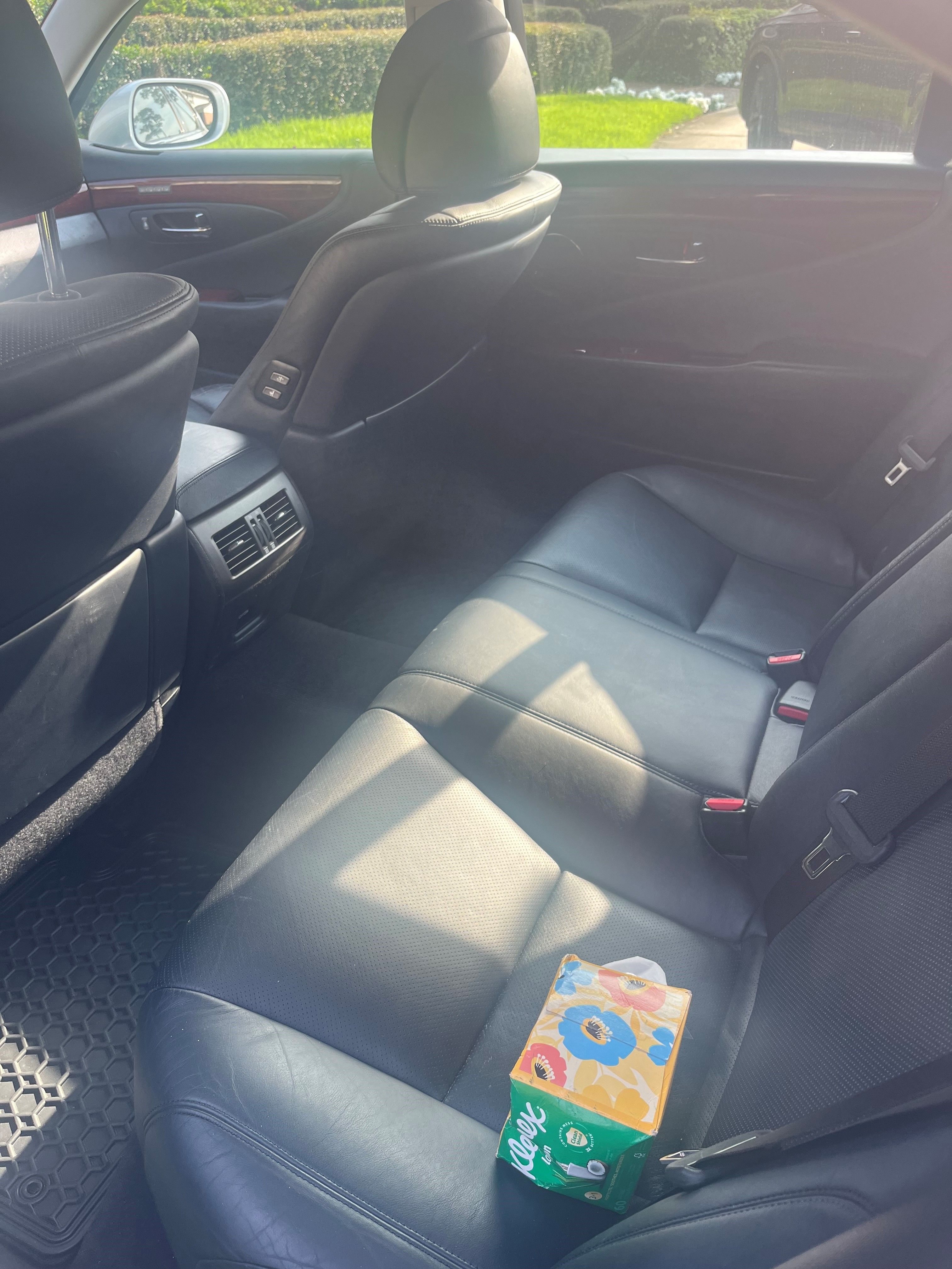 Used 2012 Lexus LS 460 w/ Comfort Pkg RWD image 6