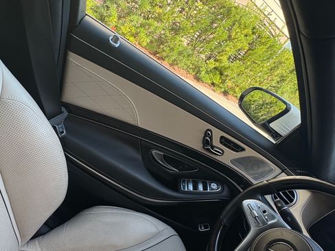 Used 2019 Mercedes-Benz S 560 Sedan image 14