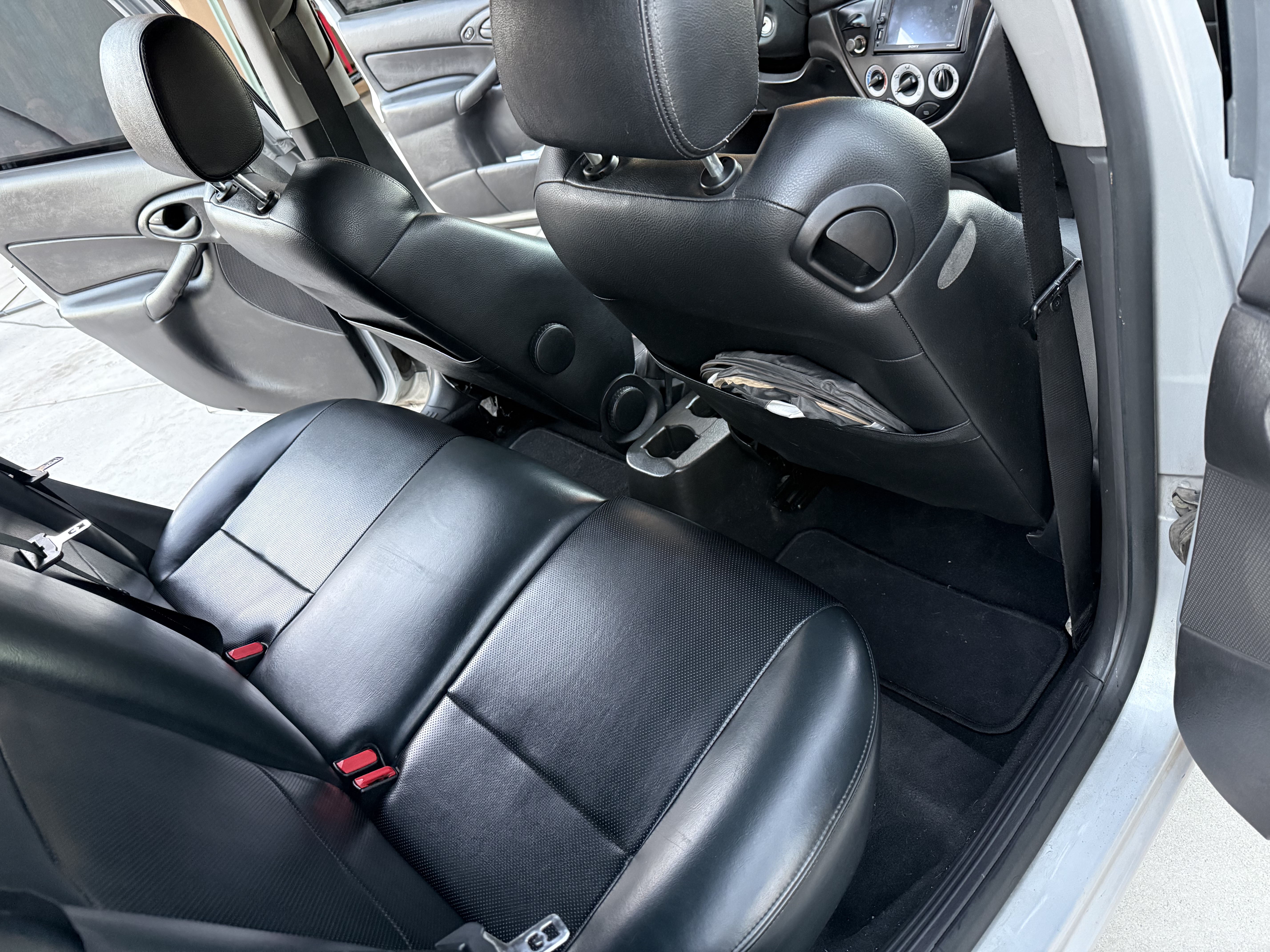 Used 2004 Ford Focus SVT FWD image 15
