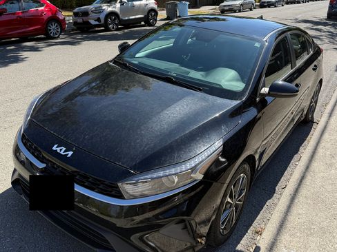 Used 2023 Kia Forte LXS w/ LXS Technology Package FWD image 1