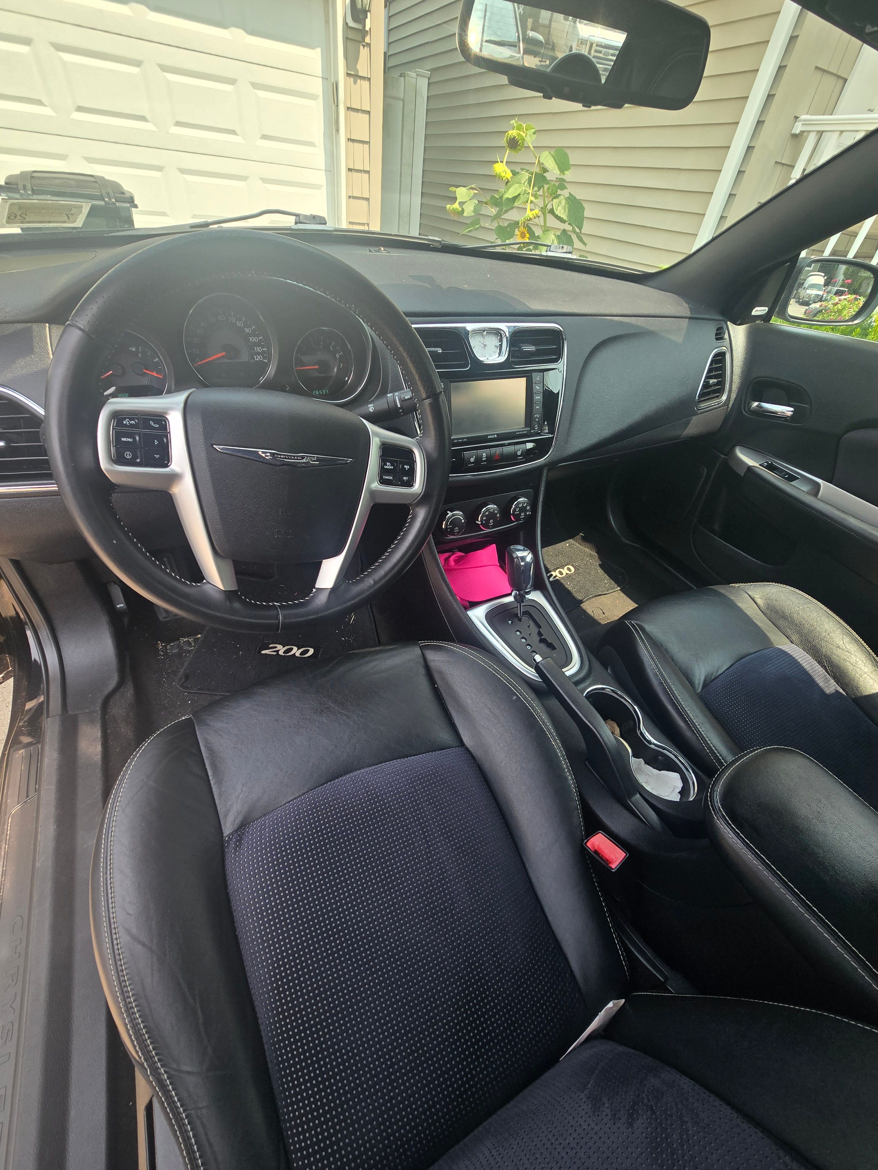 Used 2011 Chrysler 200 S FWD image 9