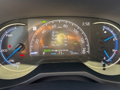 Used 2023 Toyota RAV4 XLE Premium image 10