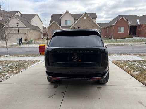 Used 2024 Land Rover Range Rover SE image 8