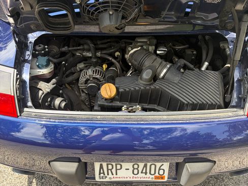 Used 2001 Porsche 911 Carrera 4 AWD/4WD image 23
