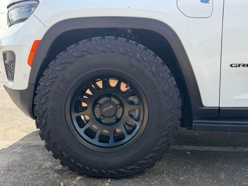 Used 2022 Jeep Grand Cherokee Trailhawk w/ Advanced Protech Group II image 26