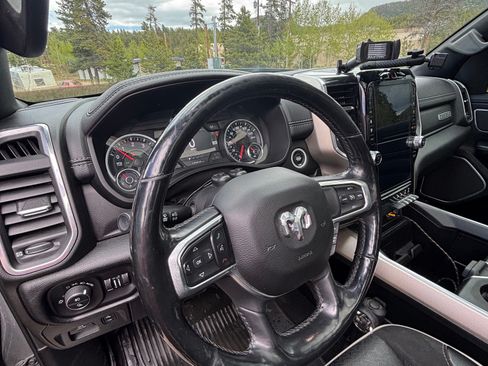 Used 2019 RAM 1500 Laramie AWD/4WD image 15