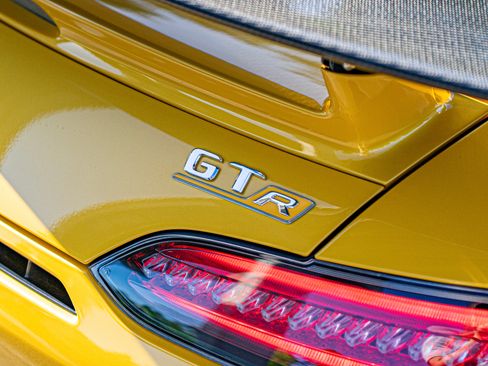 Used 2018 Mercedes-Benz AMG GT R image 12