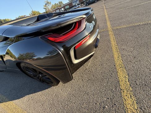 Used 2019 BMW i8 Roadster image 29