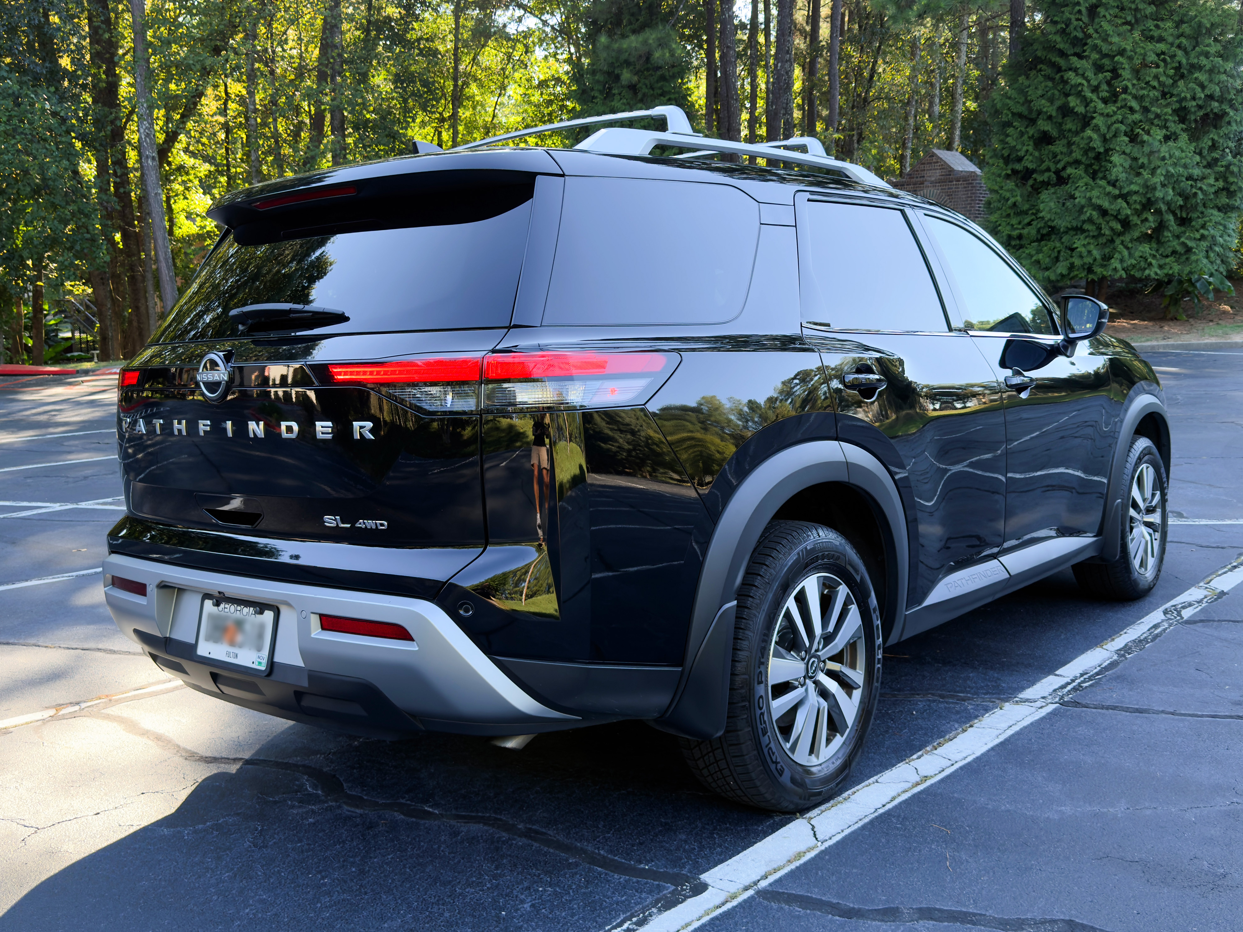 Used 2023 Nissan Pathfinder SL AWD/4WD image 4