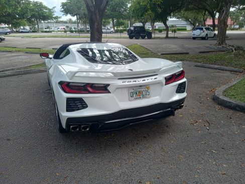 Used 2022 Chevrolet Corvette Stingray Coupe w/ Z51 Performance Package RWD image 4