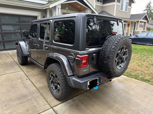 Used 2022 Jeep Wrangler Unlimited Sahara image 8