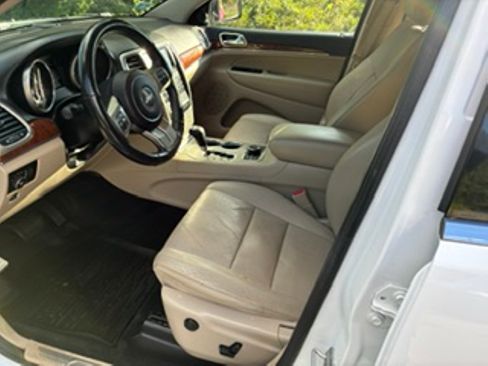 Used 2013 Jeep Grand Cherokee Limited w/ Luxury Group II AWD/4WD image 13