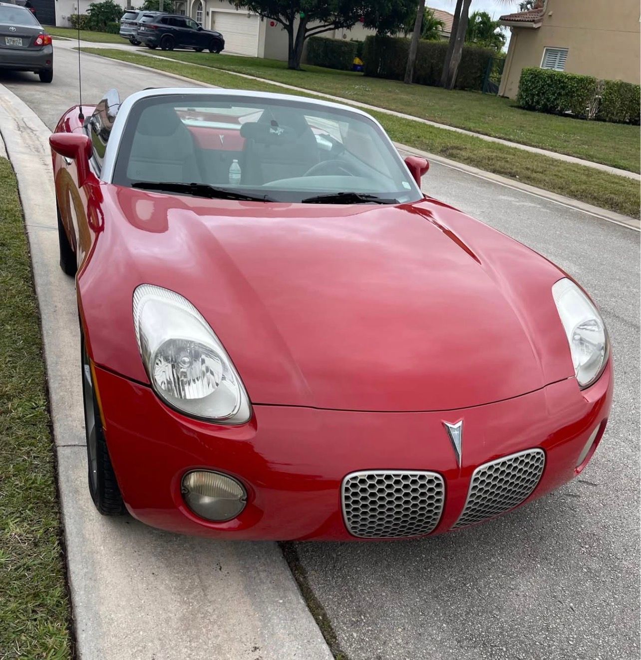 Used 2008 Pontiac Solstice Convertible w/ Preferred Package RWD image 4