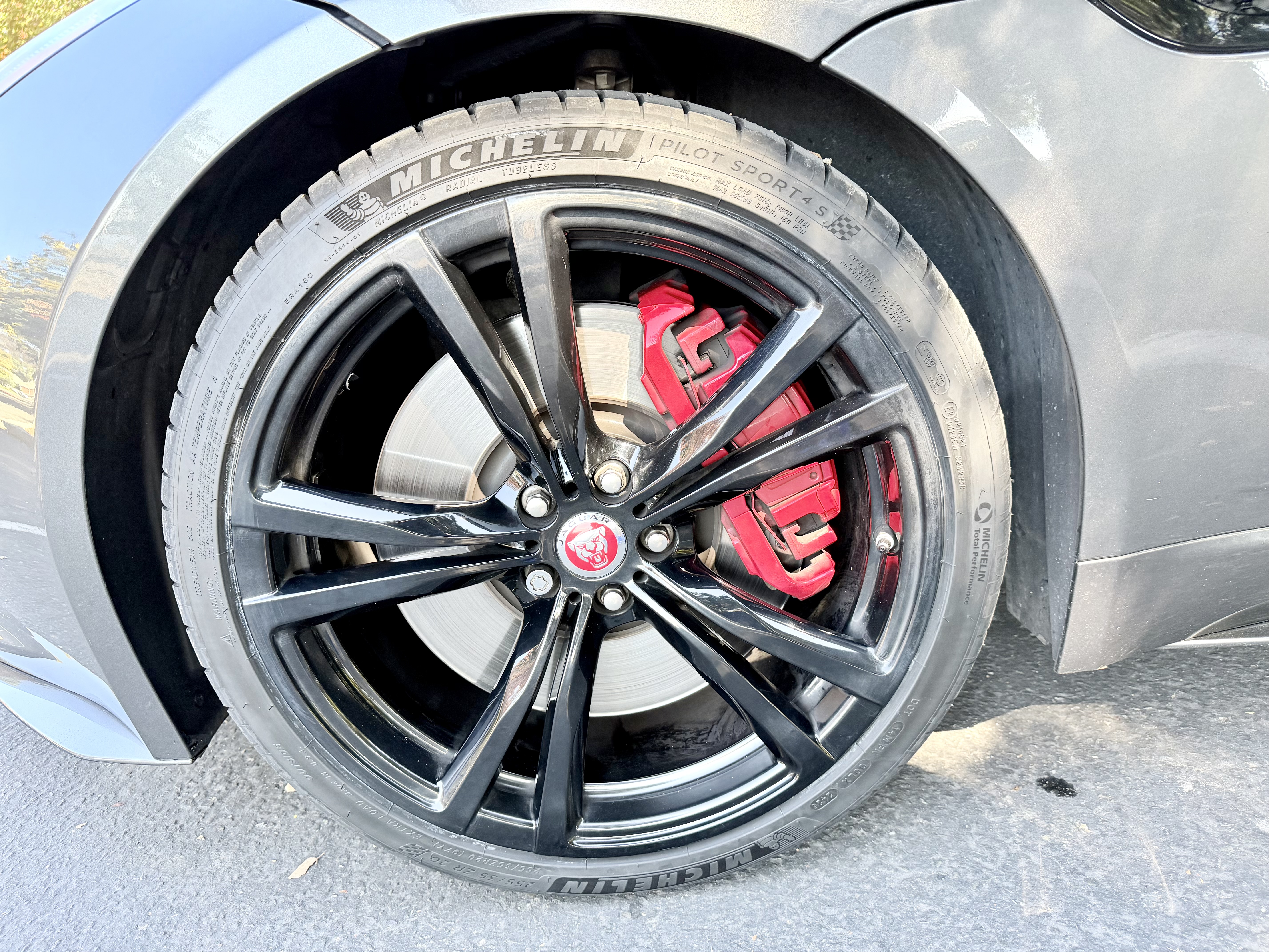 Used 2016 Jaguar F-TYPE R AWD/4WD image 23