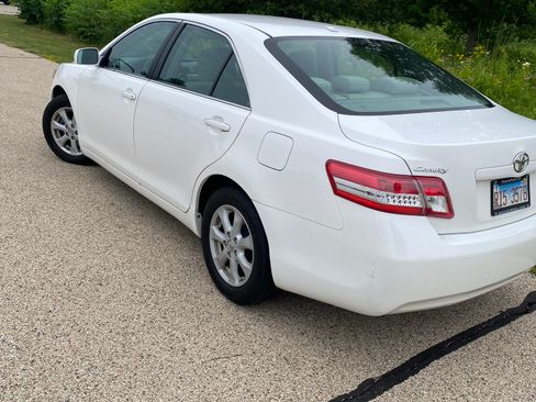 Used 2010 Toyota Camry LE FWD image 2