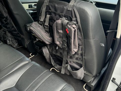 Used 2011 Land Rover LR4 HSE image 11