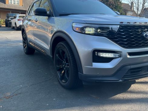 Used 2022 Ford Explorer ST w/ Equipment Group 401A image 4