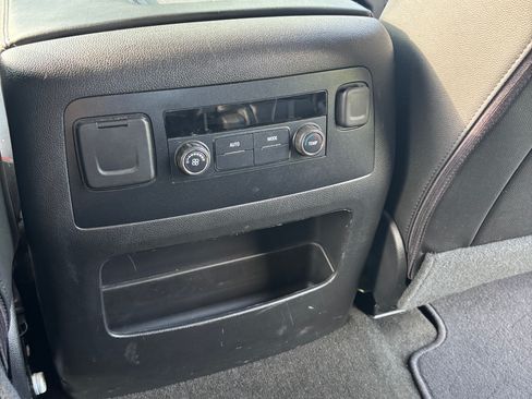 Used 2017 Chevrolet Tahoe LT RWD image 11