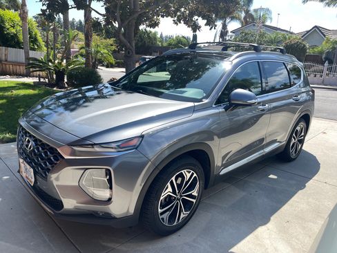 Used 2019 Hyundai Santa Fe SEL w/ Cargo Package image 2