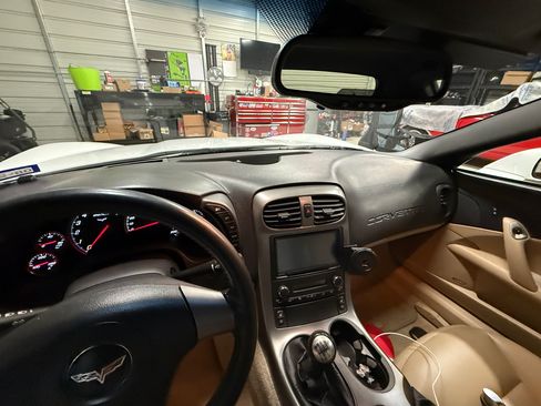 Used 2006 Chevrolet Corvette Convertible w/ Preferred Equipment Group image 11