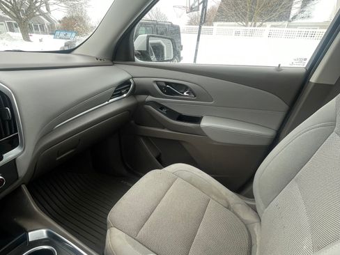 Used 2019 Chevrolet Traverse LT image 10