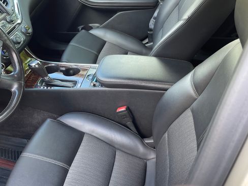 Used 2015 Chevrolet Impala LT FWD image 11