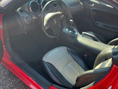 Used 2008 Pontiac Solstice Convertible w/ Premium Package image 8