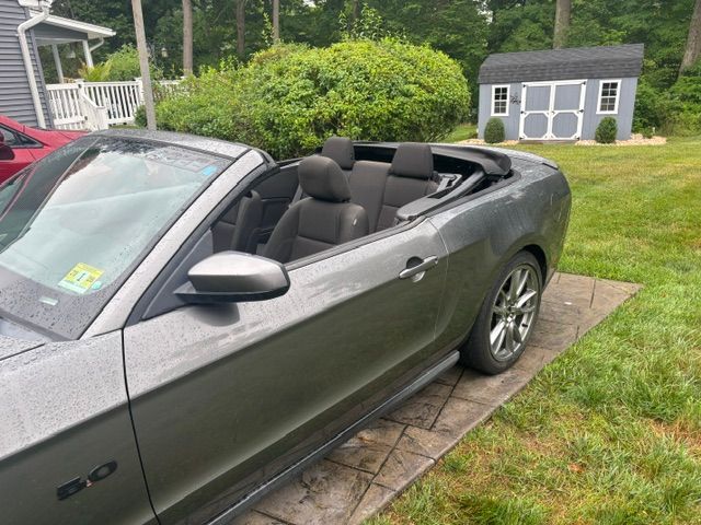 Used 2011 Ford Mustang GT RWD image 8