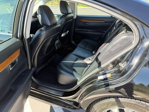 Used 2013 Lexus ES 300h image 15