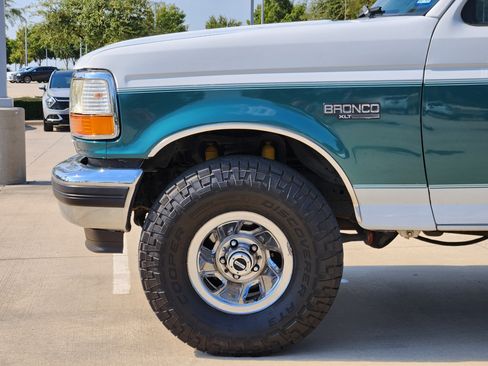 Used 1996 Ford Bronco image 9