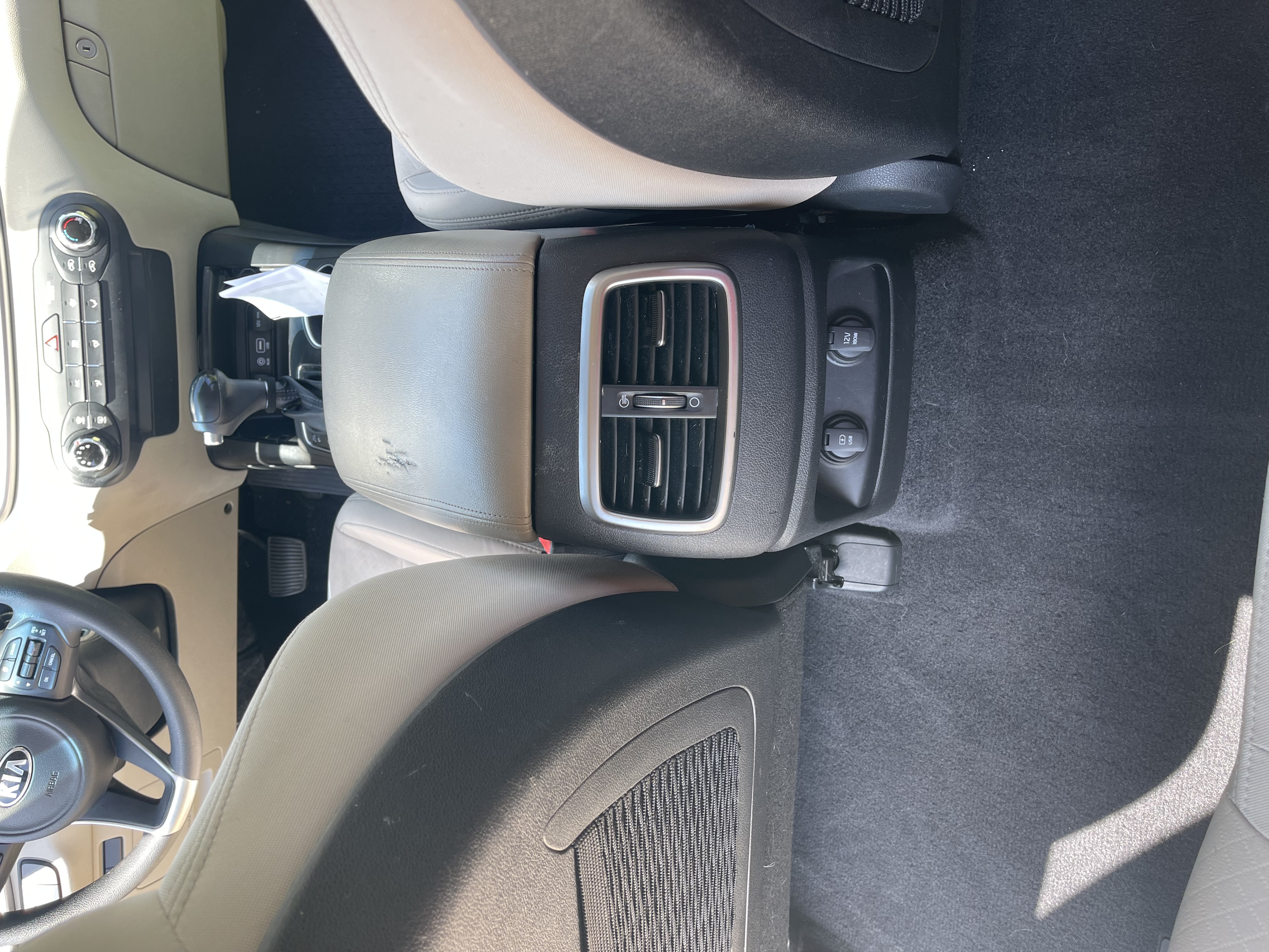 Used 2017 Kia Sorento FWD image 11