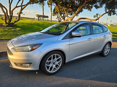 Used 2015 Ford Focus SE w/ Equipment Group 201A image 5