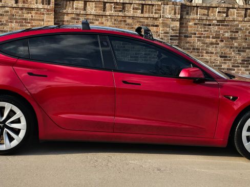 Used 2023 Tesla Model 3 Standard Range image 10