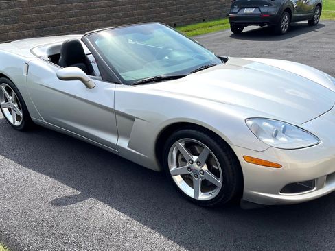 Used 2005 Chevrolet Corvette Convertible w/ Preferred Equipment Group RWD image 8