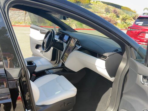 Used 2021 Tesla Model X Long Range AWD/4WD image 10