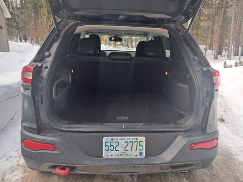 Used 2015 Jeep Cherokee Trailhawk image 9