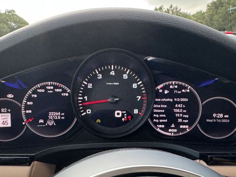 Used 2022 Porsche Cayenne AWD/4WD image 26