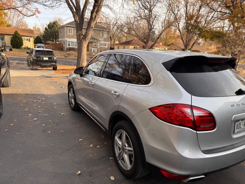 Used 2013 Porsche Cayenne S image 6
