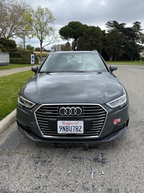 Used 2018 Audi A3 e-tron Premium Plus w/ Technology Package FWD image 13
