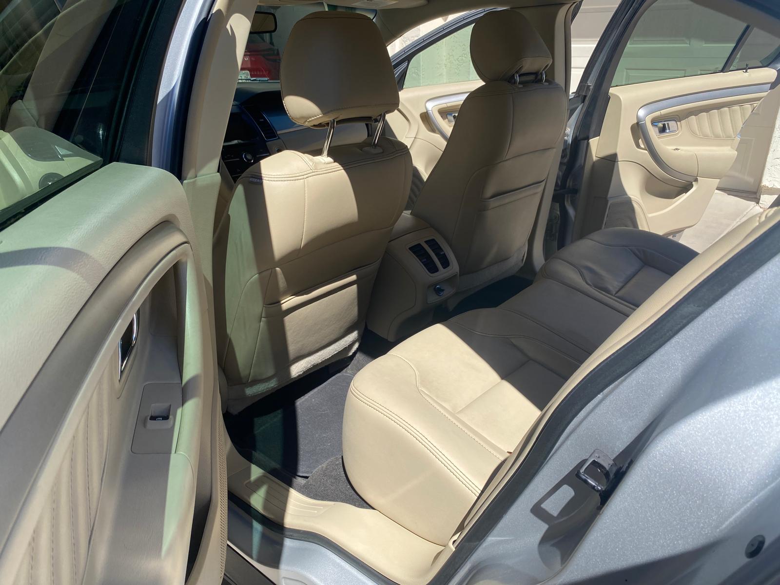 Used 2013 Ford Taurus SEL FWD image 22