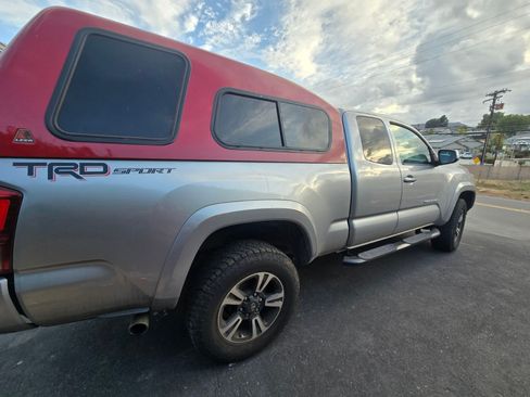 Used 2016 Toyota Tacoma TRD Sport w/ Towing Package RWD image 13