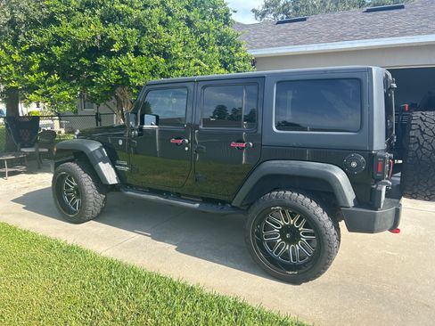 Used 2013 Jeep Wrangler Unlimited Sport image 4