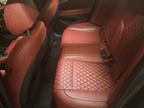 Used 2022 Genesis G70 3.3T Launch Edition image 14