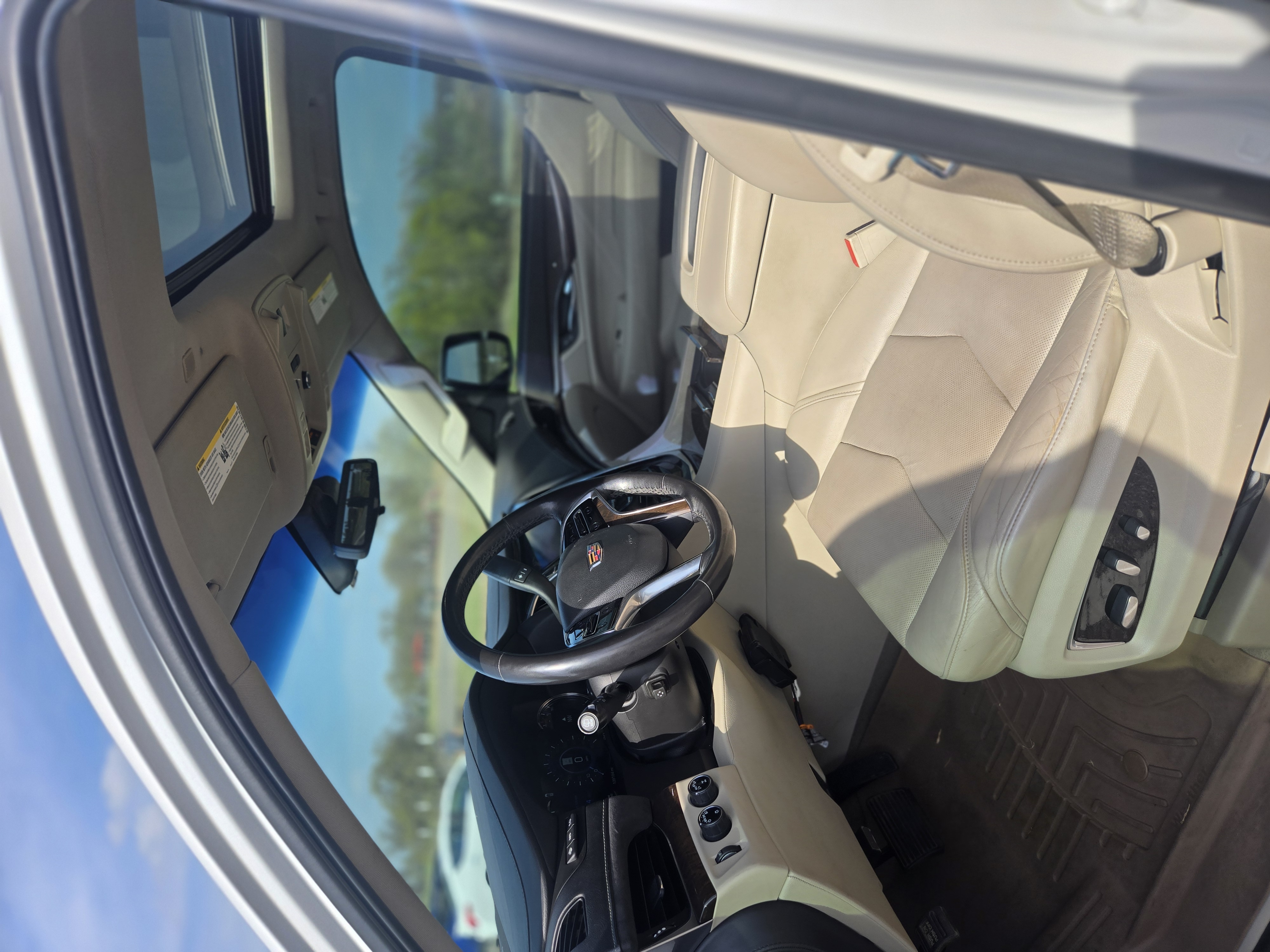 Used 2018 Cadillac Escalade ESV Luxury AWD/4WD image 6